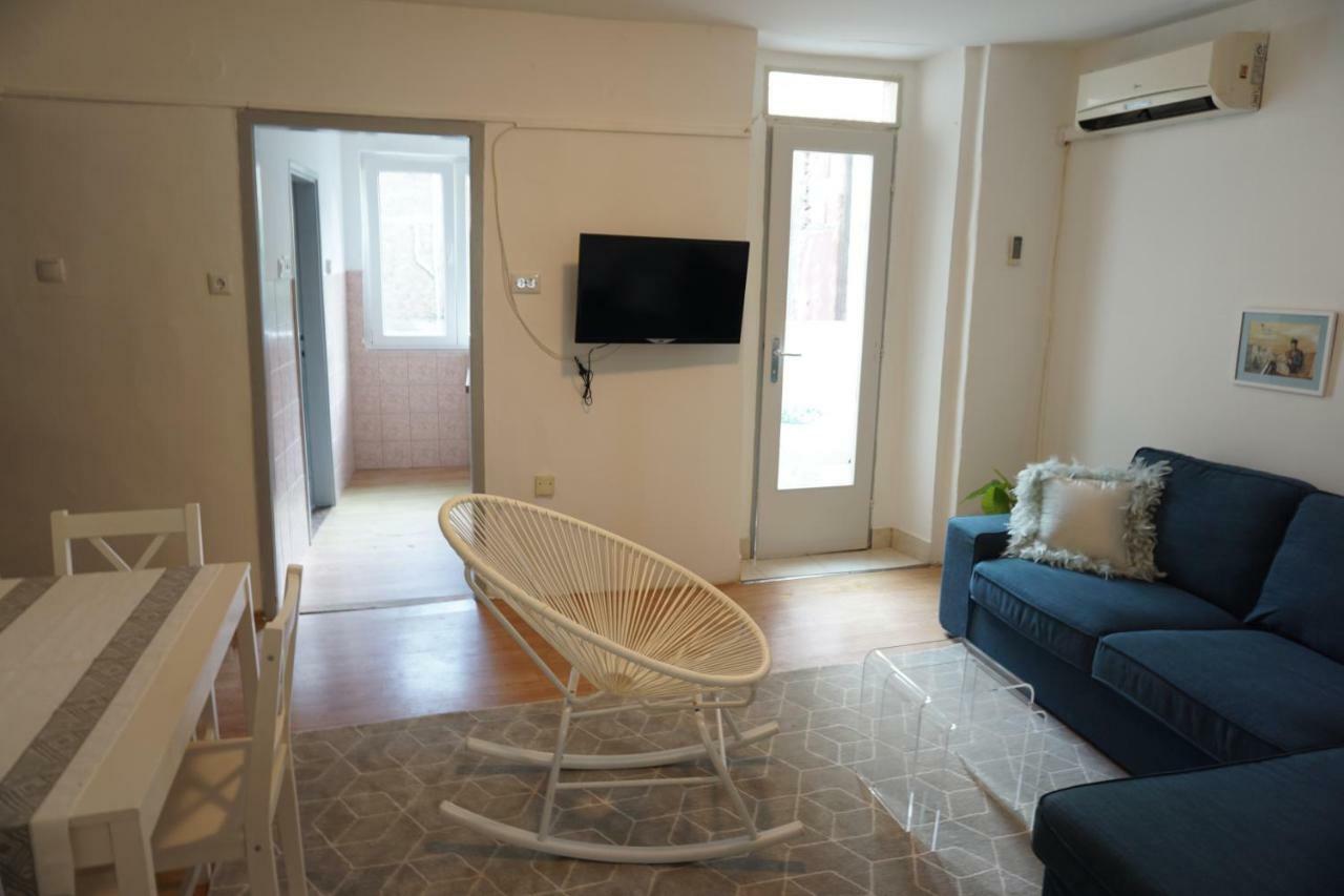 Corto Apartment *